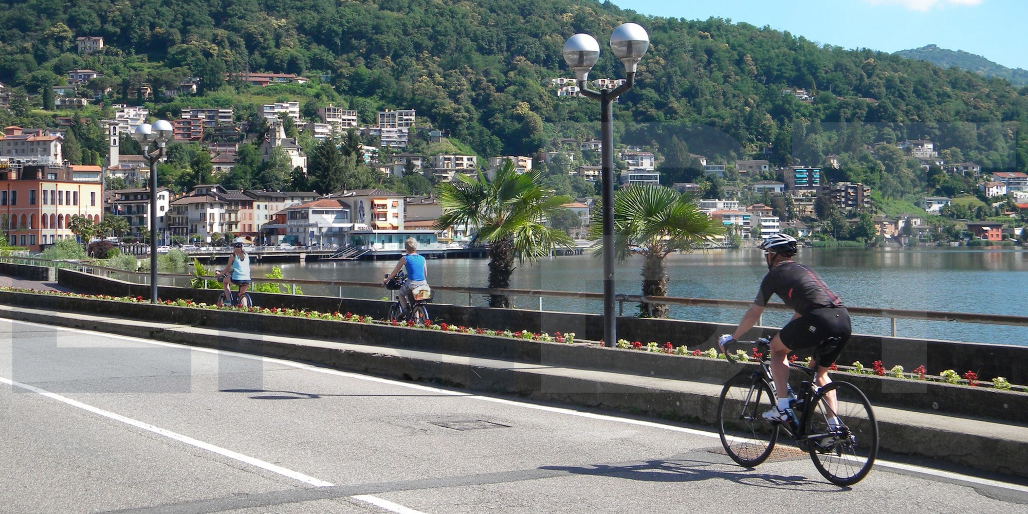 Gentle cycling tour Italian Lakes