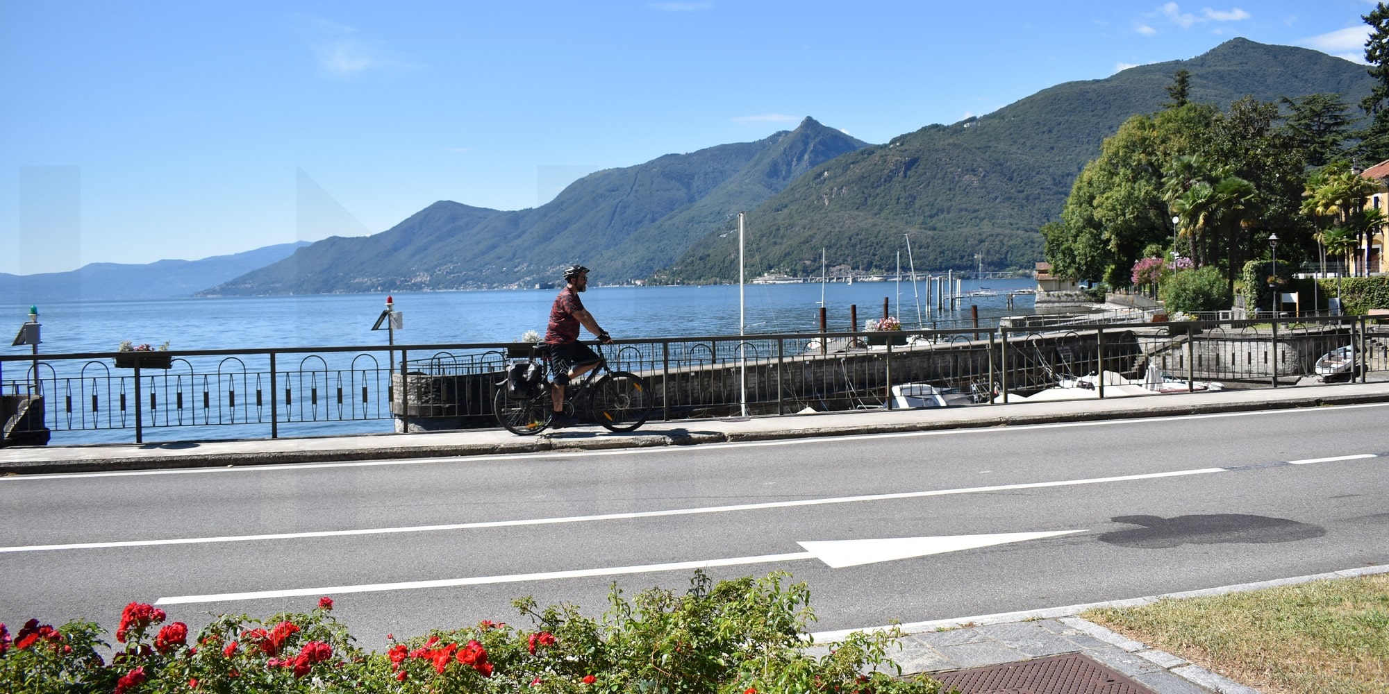 Gentle cycling experience-Italian Lakes
